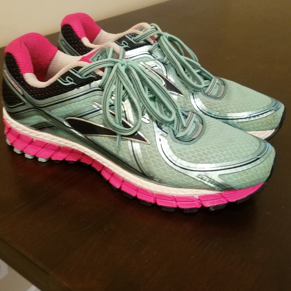 Brooks GTS, size 9.5, like new!!
